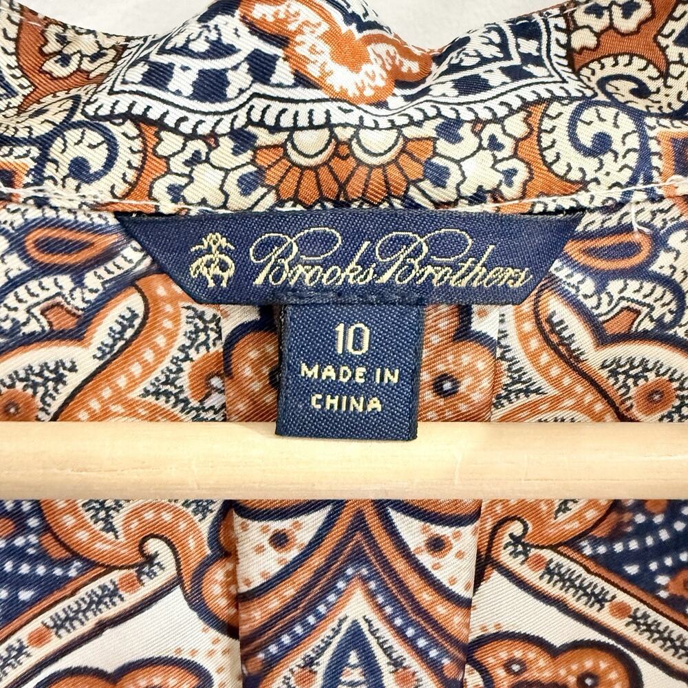 Brooks Brothers Silk Women’s Paisley Short Sleeve V Neck Top Size 10 H4641 - Picture 4 of 4